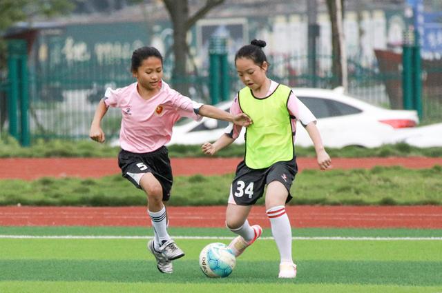 利用足球比赛提升女队球员整体素养