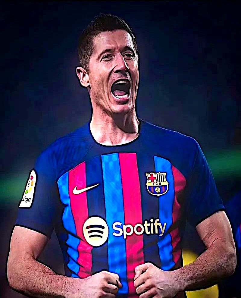 巴萨队长梅西指导新秀，展现领袖风范