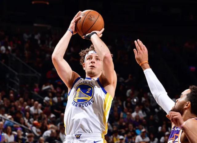 九游下载-勇士队主场大胜太阳队，取得胜利